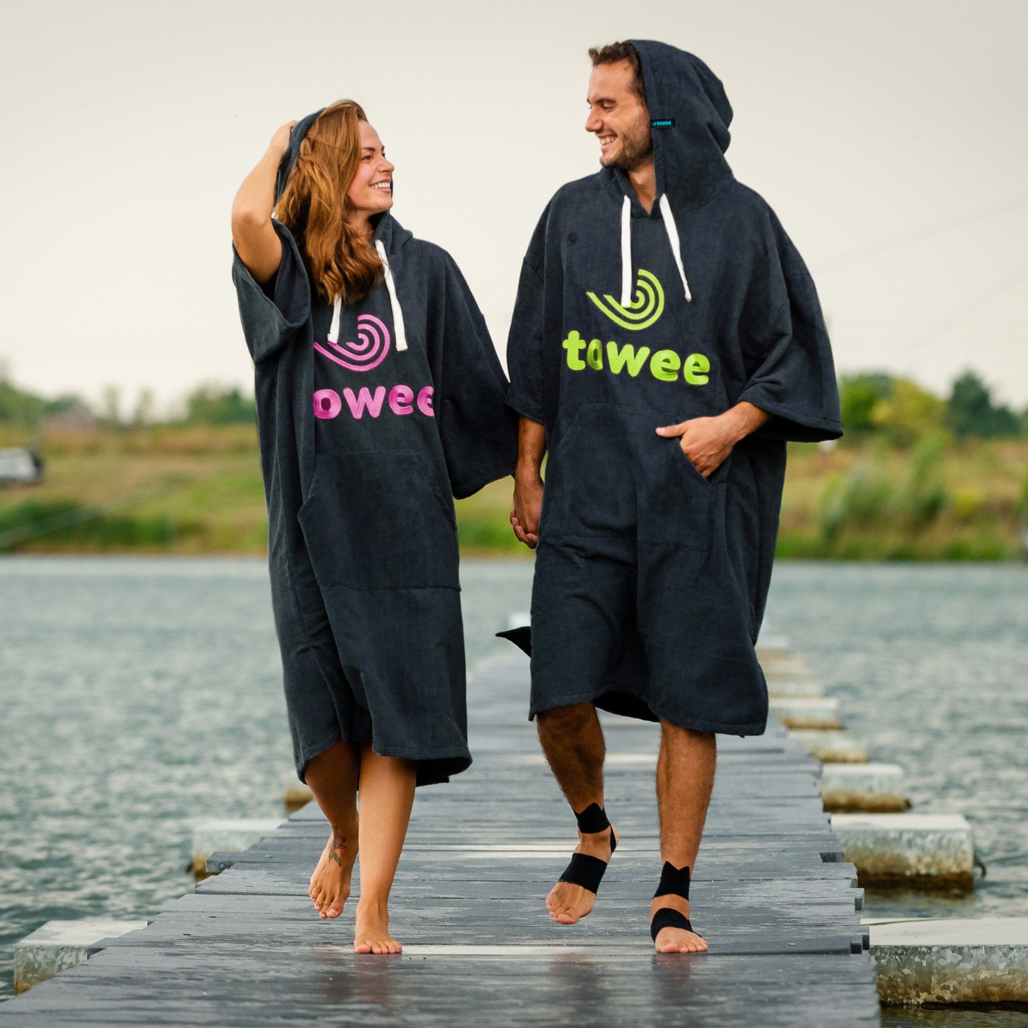 Surf poncho Towee anhtracite with orange embroidery, 80 x 115 cm
